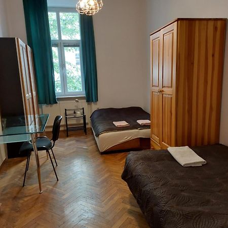 Apartment Mariacki Tower كراكوفيا المظهر الخارجي الصورة