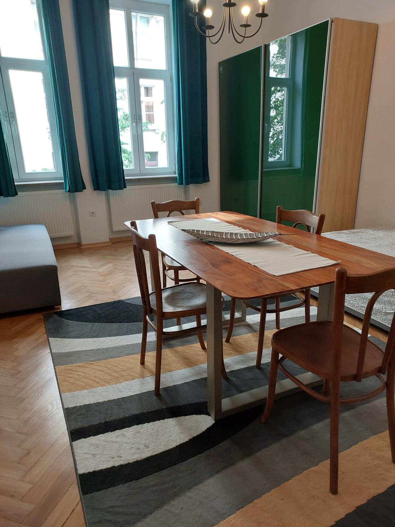 Apartment Mariacki Tower كراكوفيا المظهر الخارجي الصورة