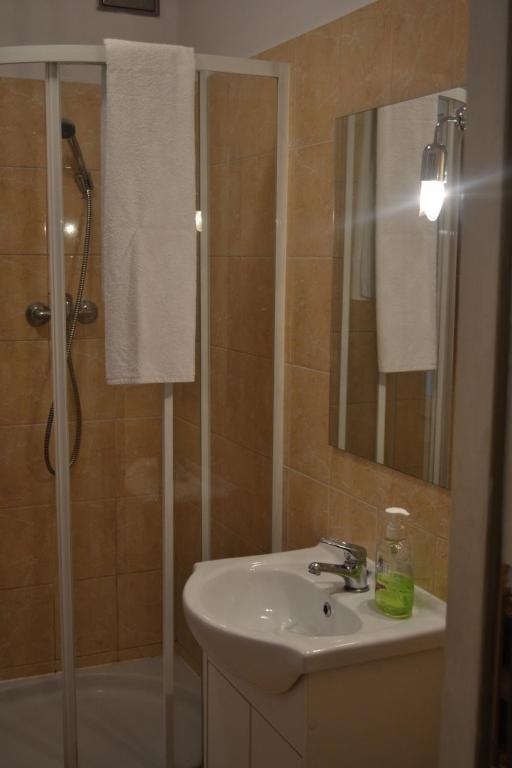 Apartment Mariacki Tower كراكوفيا المظهر الخارجي الصورة